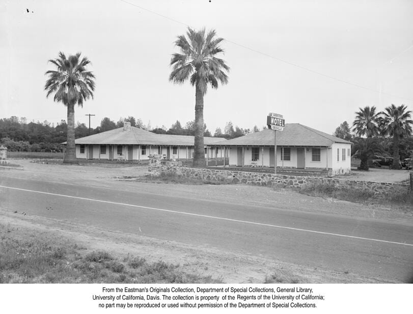"Webster's Motel" on the Feather River Highway at Oroville, Calif., 1938.