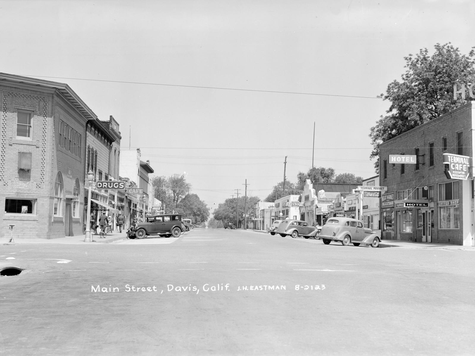 G street at Second Street, looking north, 1944